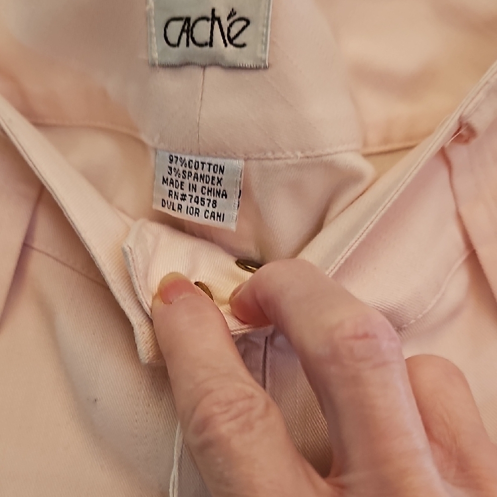 Cache Light Pink Capris - Picture 2 of 3